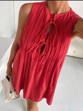 SHEIN Red Sleeveless Tie-Front Tunic Top